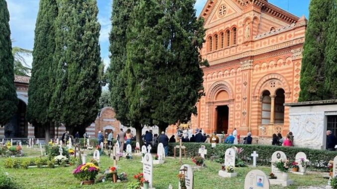 Navetta gratuita fino al 2 novembre per i cimiteri