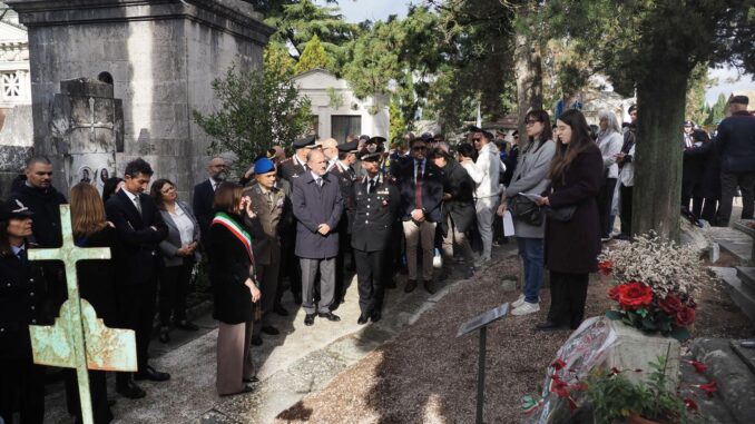 Perugia ricorda i defunti nel segno della memoria collettiva
