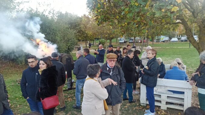 Castagnata al Parco Pascoletti, successo di partecipazione