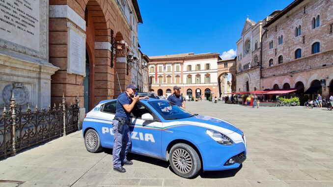 Arrestato 49enne a Foligno per stalking e revenge porn