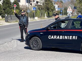 Barricati in auto a Narni Scalo, arrestati due ribelli
