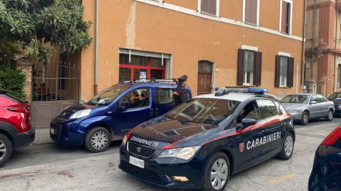 Pluviali rubati in una scuola di Terni, arrestato 20enne