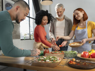 Cucinare Insieme, un progetto che trasforma la fragilità in lavoro