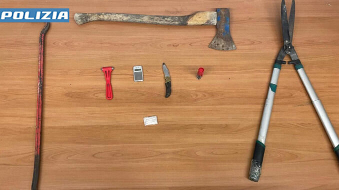 Perugia, droga e arnesi da scasso: denunciati due uomini