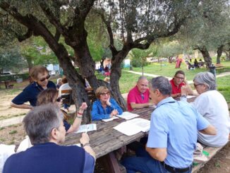 Ferro di Cavallo in azione: la scuola si prende cura del suo parco