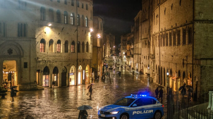 Commerciante aggredita a Perugia, cresce l’allarme sicurezza