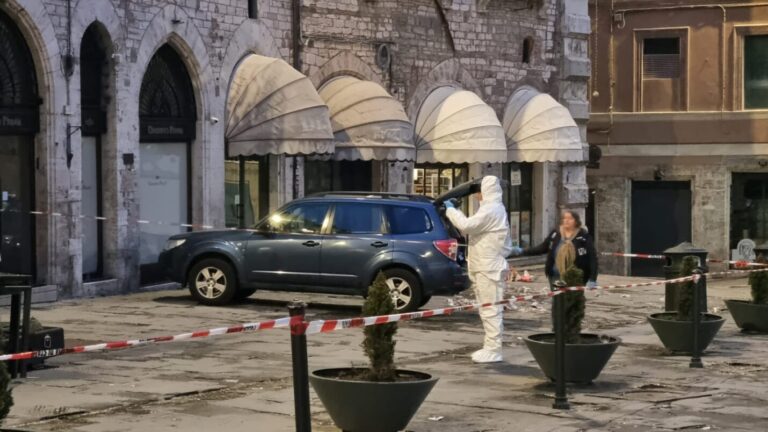 Accoltellamento vicino al Duomo, città in allarme sicurezza