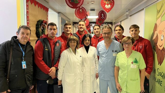 Solidarietà biancorossa per i piccoli dell’oncologia