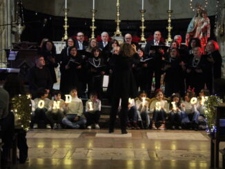 Giovani e comunità accendono la speranza del Natale