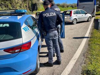 Perugia, fermato giovane con refurtiva sospetta