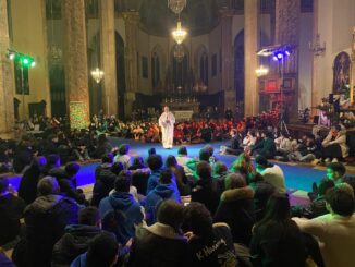 Giovani ascoltano voci autentiche, il Natale invita a camminare