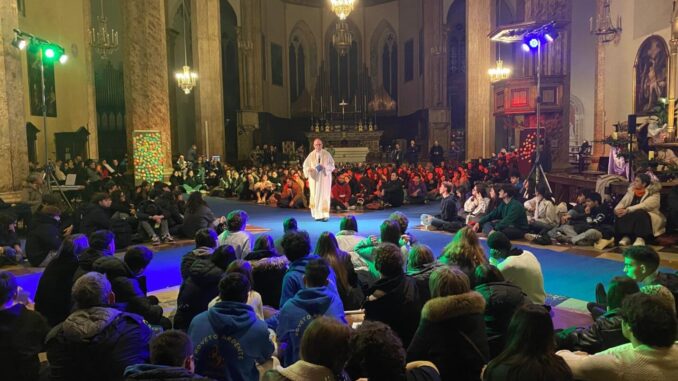 Giovani ascoltano voci autentiche, il Natale invita a camminare