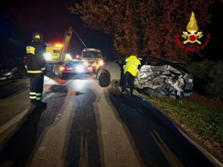 Incidente a Campello auto ne tampona 4 in sosta ferito conducente