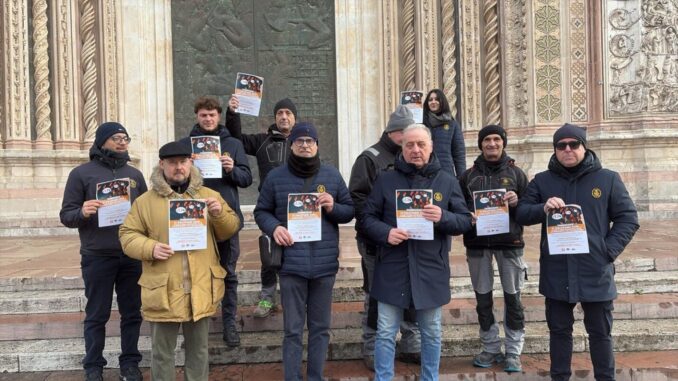 Flash mob dei lavoratori Fabbricerie davanti al Duomo di Orvieto