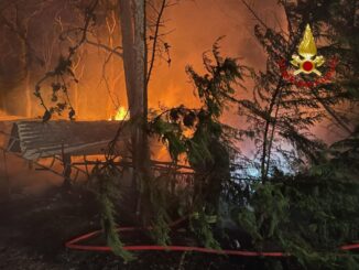 Incendio in annesso agricolo a Montelovesco, intervento VVF