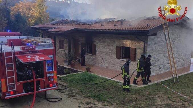 Incendio a Penna in Teverina [Video], donna muore causa esalazioni