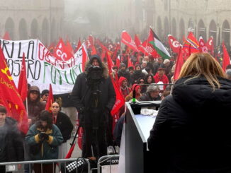 Sciopero a Perugia, migliaia sfidano austerità e riarmo