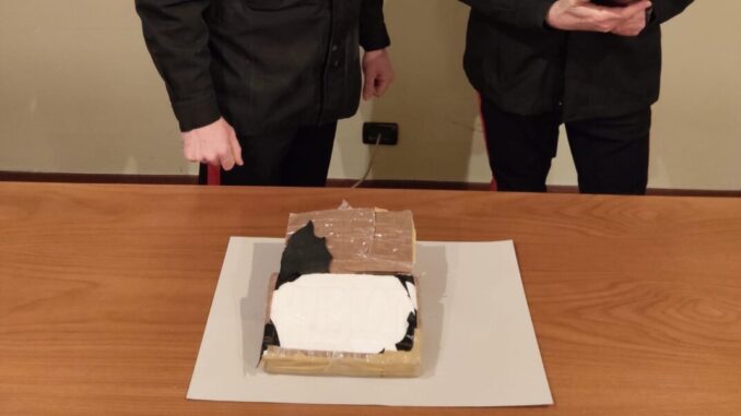 Droga, inseguimento e arresto: 54enne fermato con un chilo di cocaina