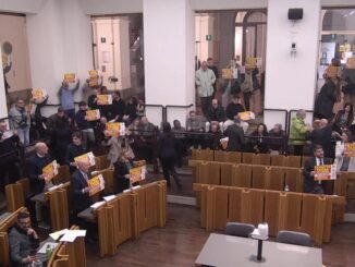 Scontro sulla manovra fiscale infiamma il dibattito a Perugia