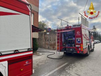Squadre in azione all’alba a Sant’Eraclio di Foligno per incendio
