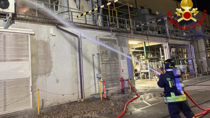Incendio ex Polimer domato rapidamente dai Vigili del Fuoco