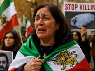 Libertà richiama Perugia: flash mob sostiene il popolo iraniano