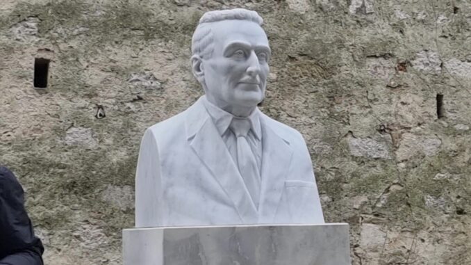 Mastrodicasa celebrato a Perugia: inaugurato il busto dedicato al pioniere del restauro