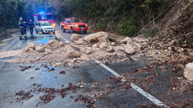 Provincia, caduti massi sulla Sp 79 Ternana