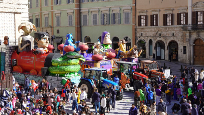 Carri di San Sisto accendono il centro: festa con scuole e Unistranieri