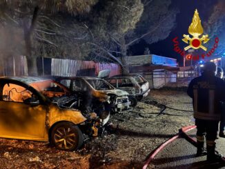Incendio distrugge tre auto a Collelicino di Terni nella notte