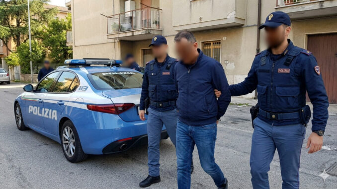 Spaccio di stupefacenti: arrestato cittadino albanese a Perugia