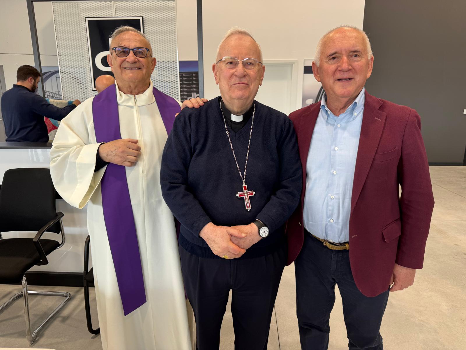Centralcar Perugia benedizione pasquale con cardinale Bassetti