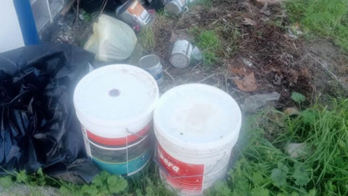 Degrado CVA Ponte San Giovanni, vernice sul piazzale dopo i lavori