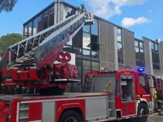 Incendio uffici via Gallenga, intervento rapido dei Vigili
