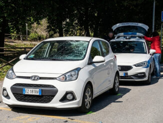 Investito mentre attraversa le strisce pedonali, grave un uomo