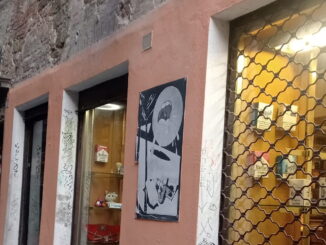 Decoro urbano Perugia ripulisce via della Viola simbolo storico