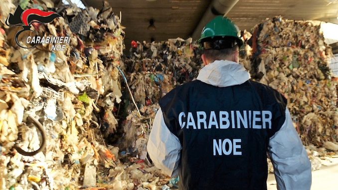 Rifiuti tessili sequestrati dai Noe in un deposito ad Orvieto