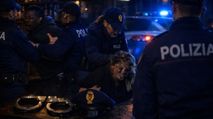 Aggrediscono gli agenti, Polizia di Stato arresta una coppia a Terni