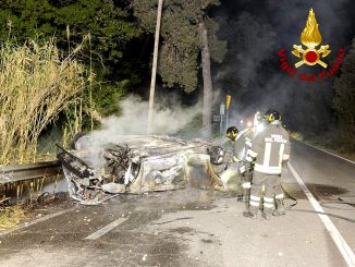 Incidente sulla Amerina distrugge un’auto che prende fuoco