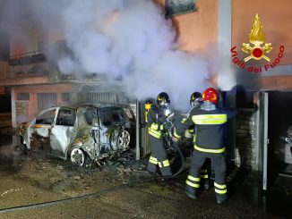 Incendio autovettura a GPL in garage domato dai vigili del fuoco