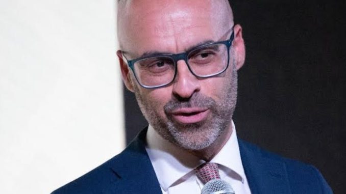 Fake news Squarta reagisce alla manipolazione della sua foto