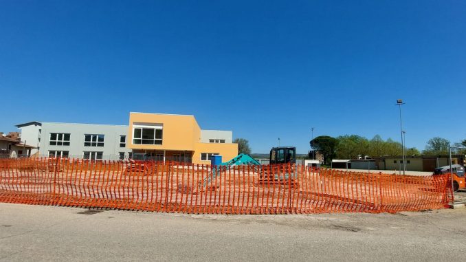 Scuola Ponte Pattoli ritardi infiniti e proteste dei cittadini