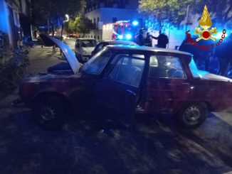 Incidente stradale Terni auto d’epoca si schianta in via Mazzini