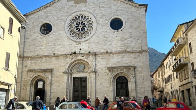 Strade di Leggenda accende Gualdo Tadino con auto storiche