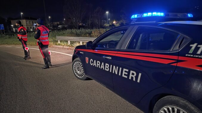 Arrestato 25enne albanese con cocaina dopo fuga nel fango a Perugia