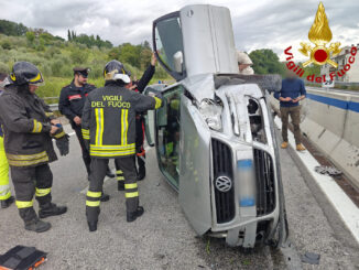 Incidente stradale sulla statale 675 uomo estratto dalle lamiere