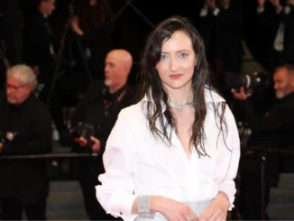 Martina Scrinzi incanta Cannes con l'abito firmato Brunello Cucinelli