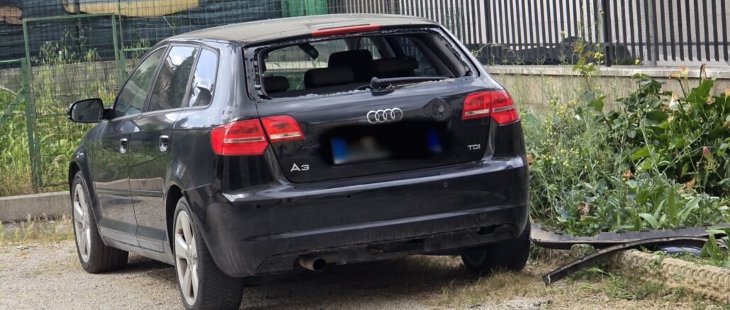 Esplode auto nella notte, paura a Santa Maria degli Angeli