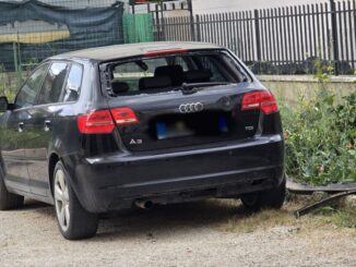 Esplode auto nella notte, paura a Santa Maria degli Angeli