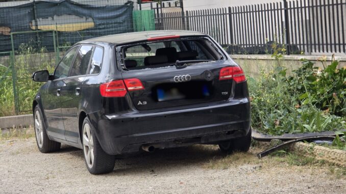 Esplode auto nella notte, paura a Santa Maria degli Angeli